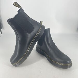 Dr. Martens Dorian Flat Chelsea Leather Boots Black Size 39 Womens 8 Mens 7
